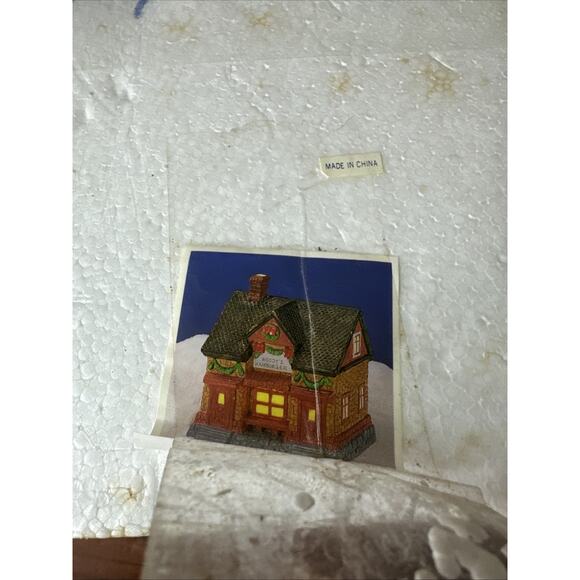 Woody's Hamburger Christmas Village Christmas Giant - Picture 6 of 6